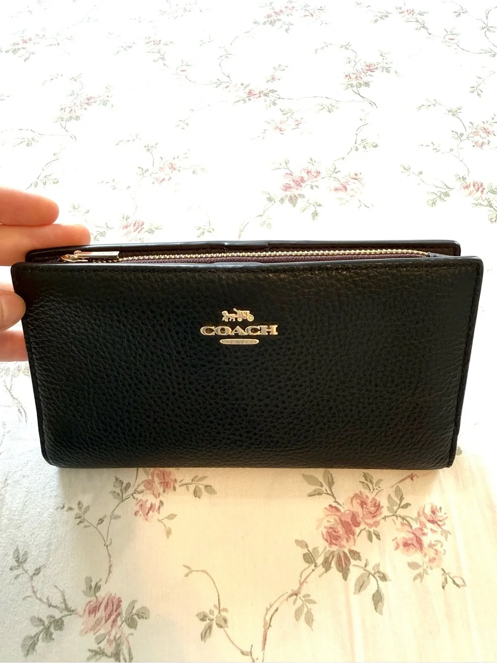 NWOT Coach Black Pebbled Leather Slim Zip Logo Gold Hardware Wallet
